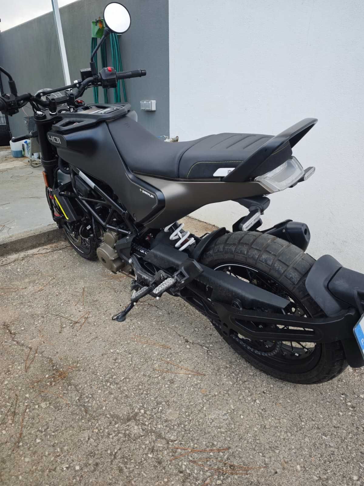 Husqvarna Svartpilen 401 Nunca usado