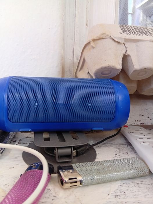 Coluna de som azul