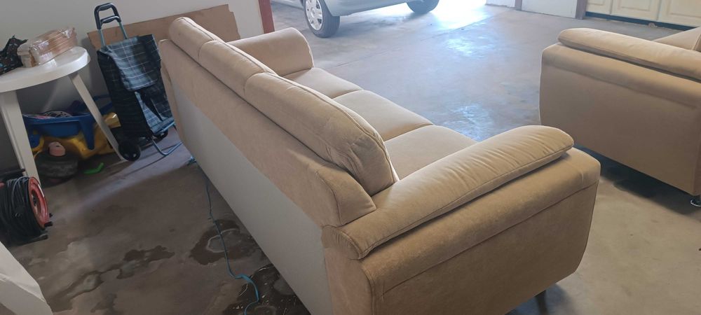 Dois sofás em ótimo estado, como novos.