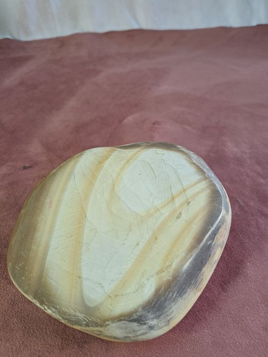 Kamienna rzeźba jaszczurki 13