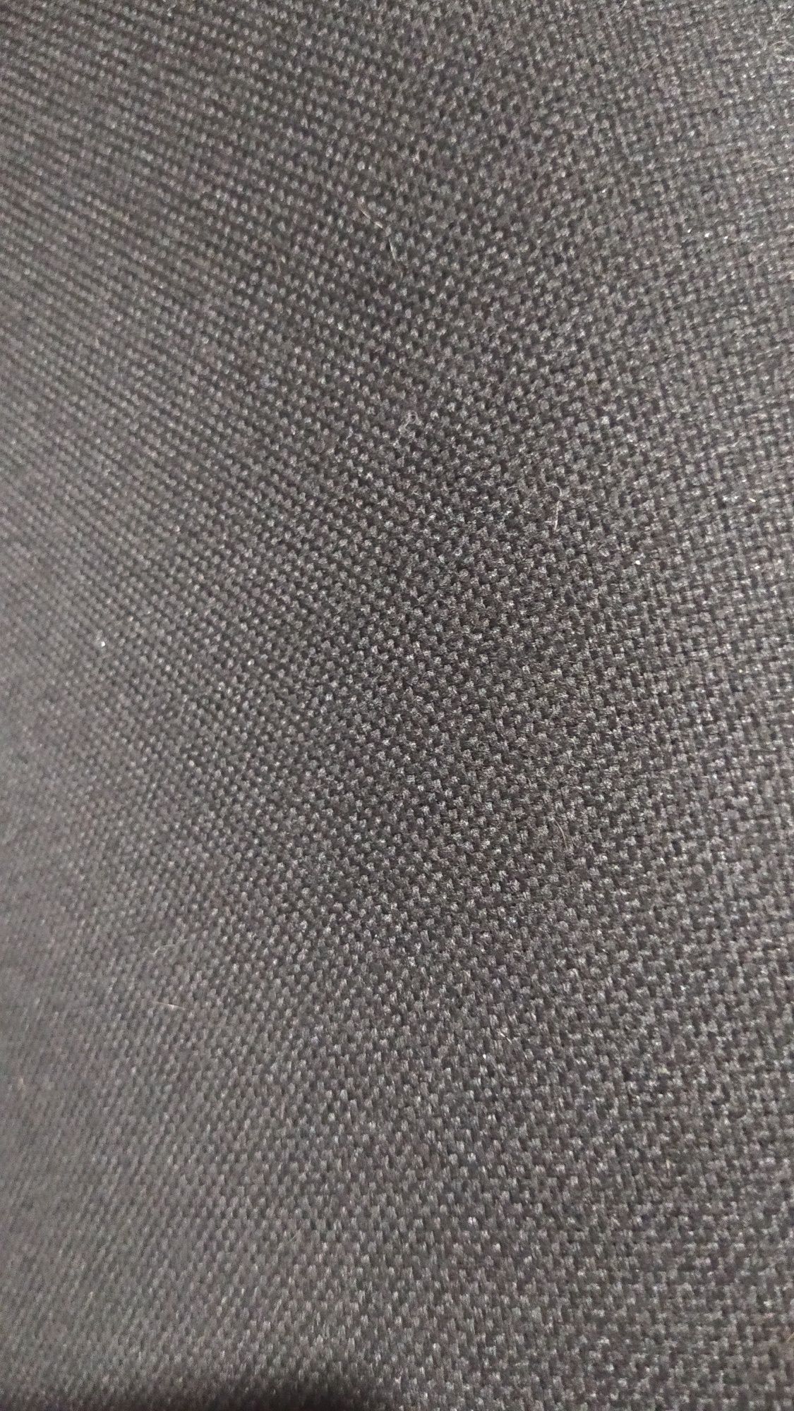 Cadeira de escritório preta sem rodas