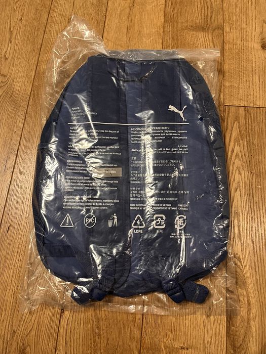 Granatowy plecak Puma