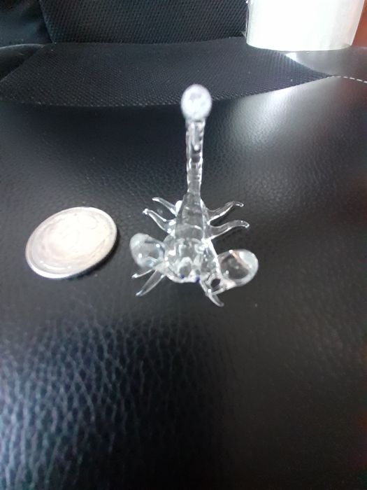 Figurka skorpiona mini