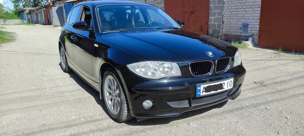 Продам BMW 116i официал