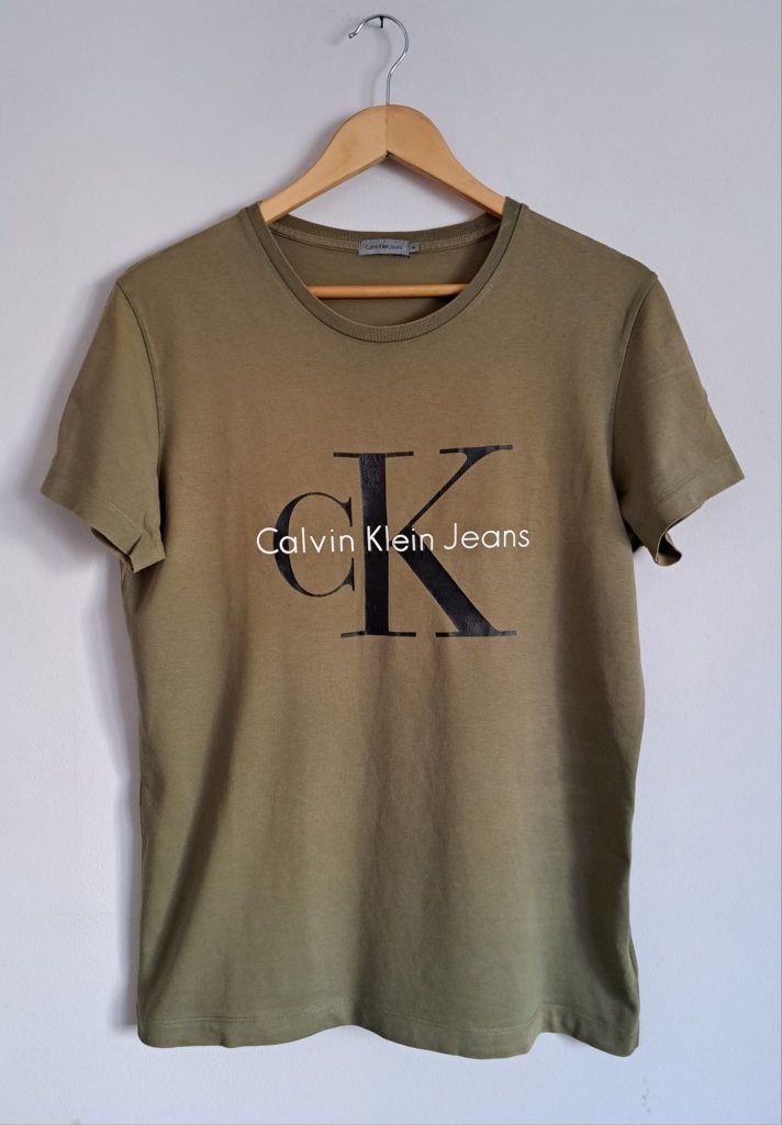 T-shirt Calvin Klein - Tamanho M