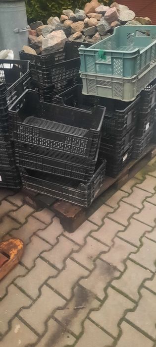 Sprzedam  skrzynki  plastikowe. do  owoców iwarzyw
