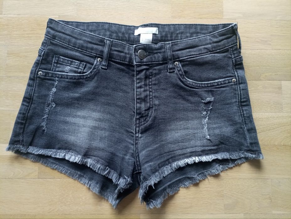 Czarne jeansowe spodenki- H&M, rozmiar: 34