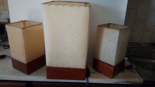 3 candeeiros de mesa vintage em madeira e couro