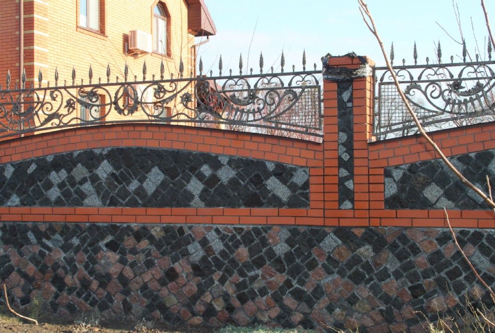 Будівельні роботи. Бригада будівельників (мулярів)