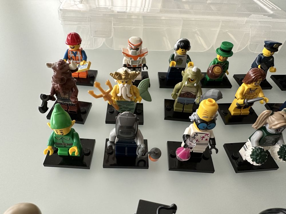 Lego Minifigures 28 figurek różne serie