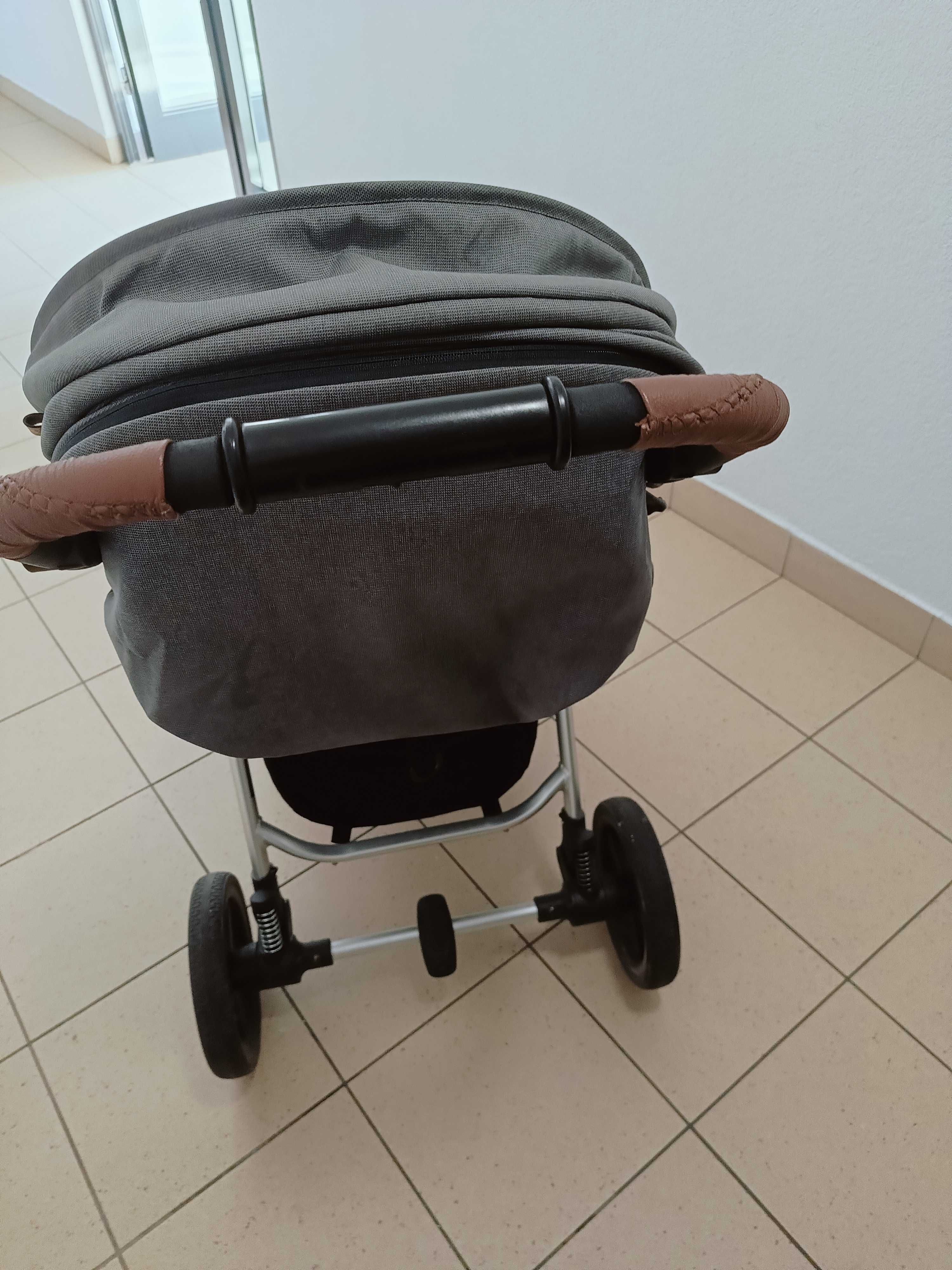 Wózek spacerowy Petit&Mars Royal