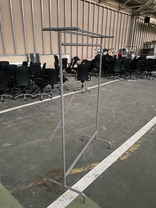 Promocja Wieszaki ,Wys 180 Szer 106 , górna półka używany ,Poleasing