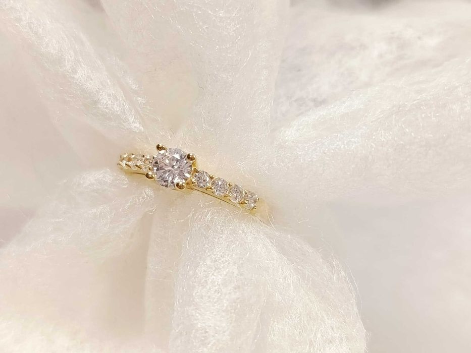 Złoty pierścionek | 585 | 2,15 g | r. 14 | Nowy