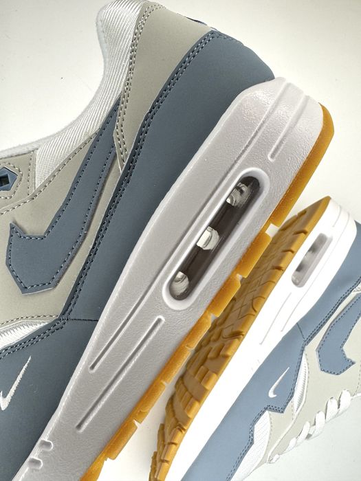 Кроссовки Nike НОВЫЕ - 42 размер в НАЛИЧИИ