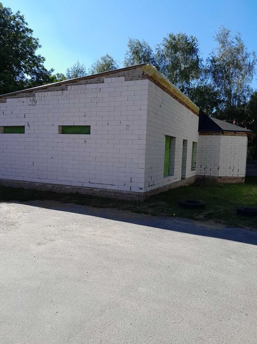 Продам не добудоване приміщення в центрі м. Заводське