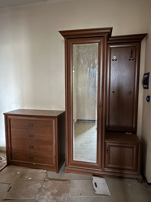 Ліжко, шафа, прихожа, комод