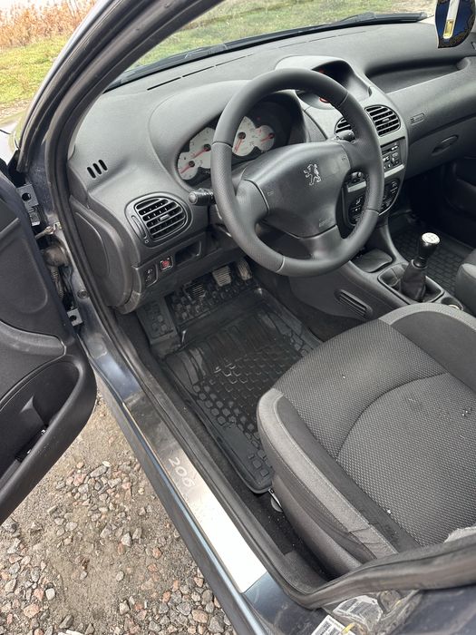 Продам Пежо 206 SW