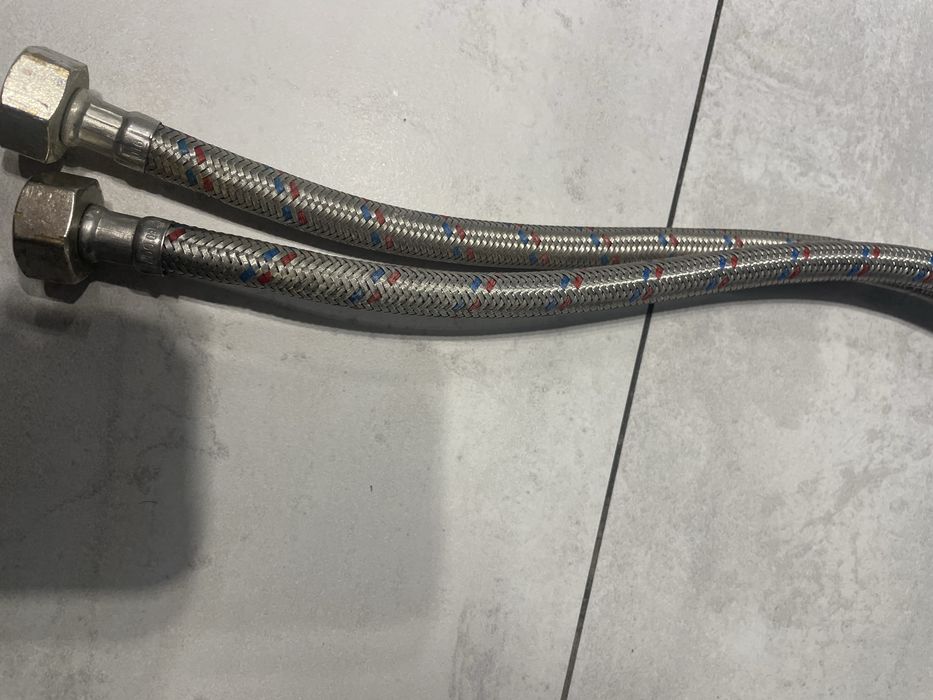 Змішувач води для умивальника