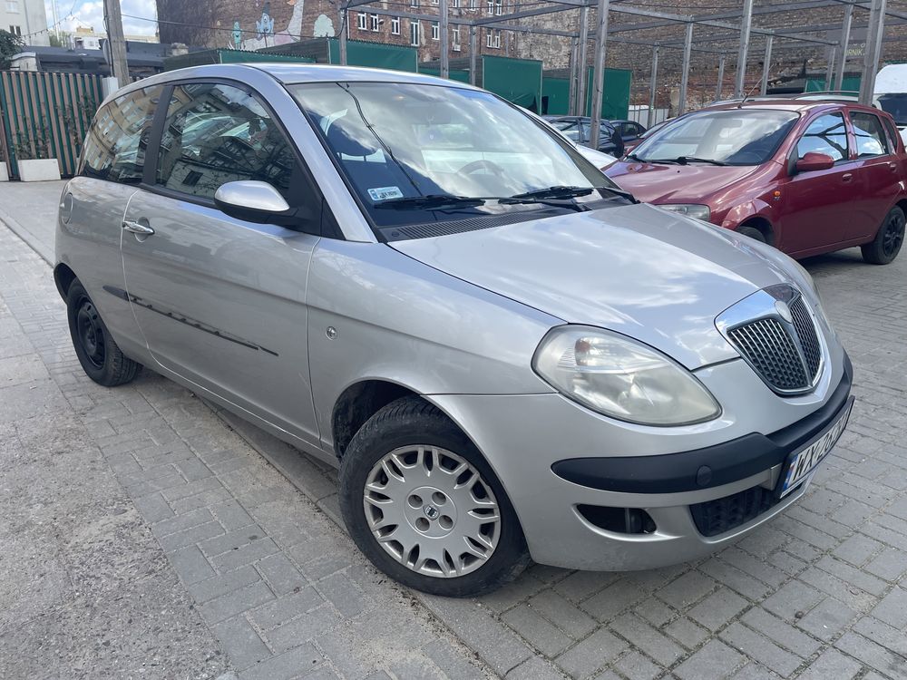 Lancia Ypsilon 1.2 benzyna 2003r Maly Przebieg