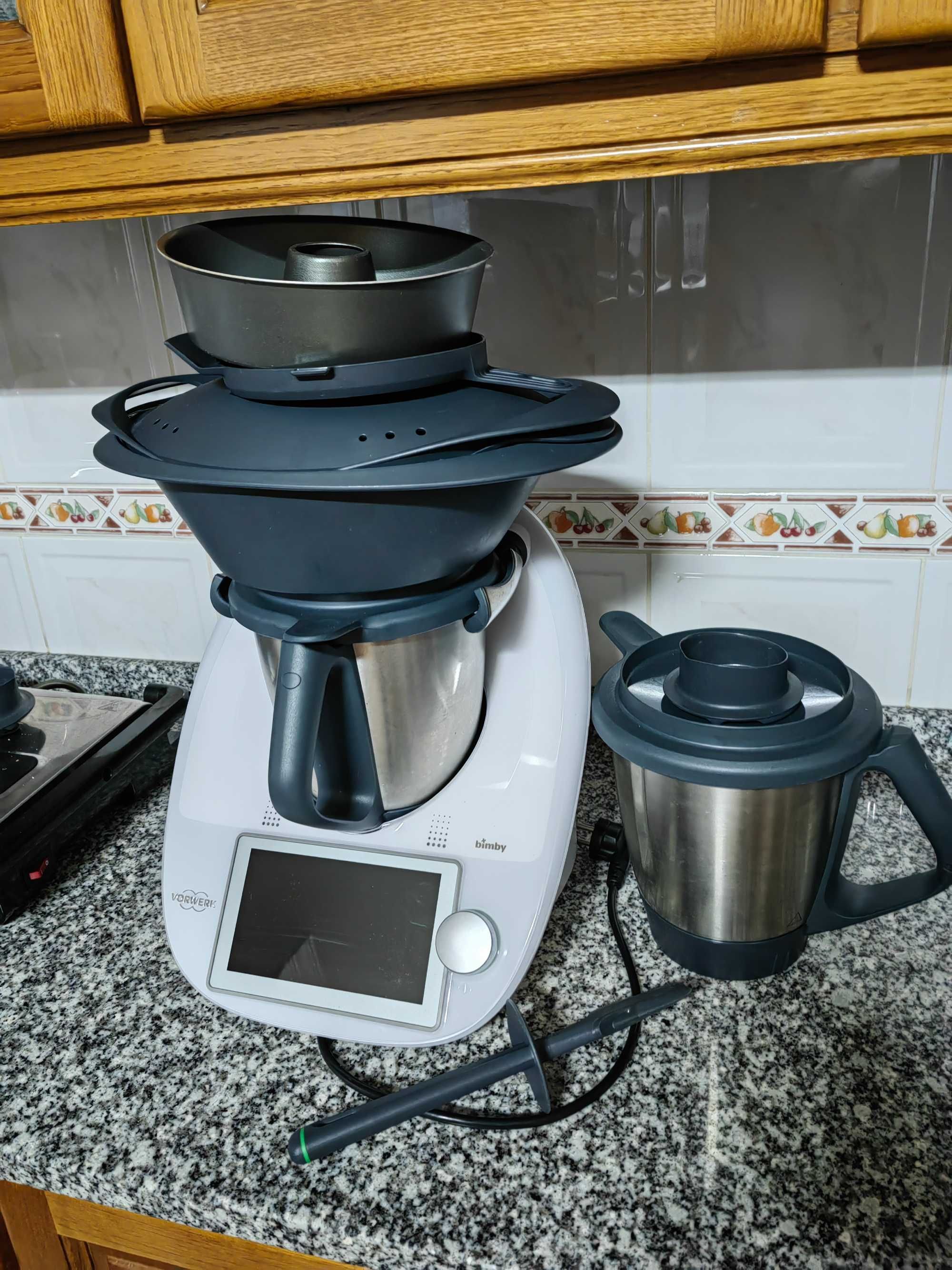 Vende se Bimby TM6 2023
