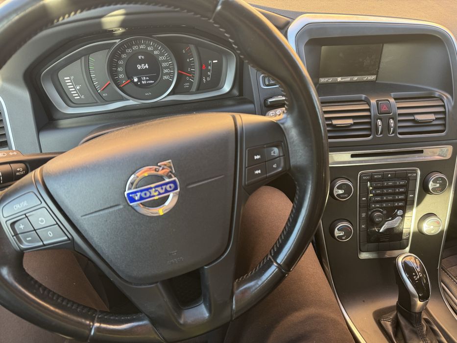 Вольво хс60 D5 2013 2,4 дизель