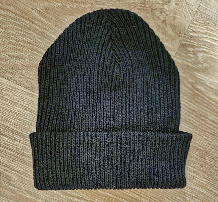 NOWA kultowa czapka, czarna z białym logo, unisex