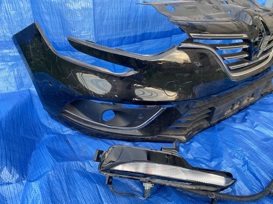 RENAULT MEGANE IV 4 zderzak przód przedni