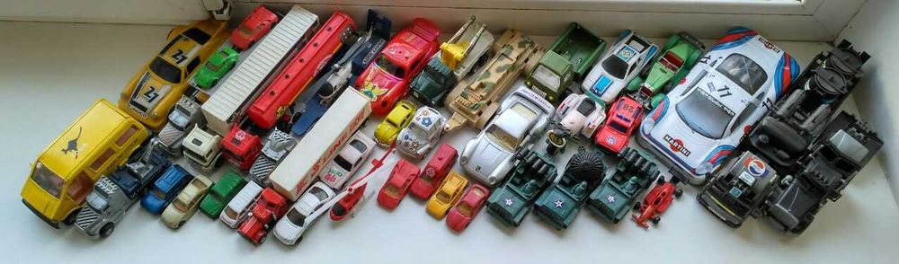 Модельки машинки из 90-х VW Ford Mercedes Renault Jeep BMW Porsche