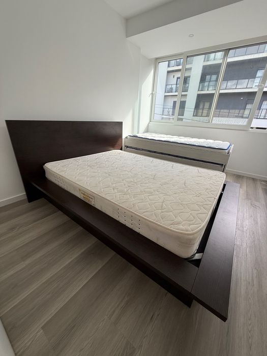 Vendo Cama de Casal IKEA c/colchão e baú