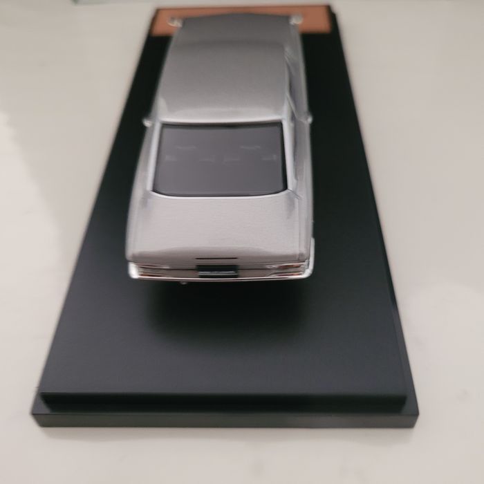 Carro miniatura Isuzu