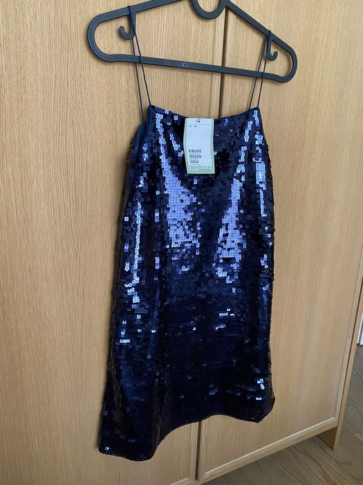 Sukienka cekinowa H&M 34 XS granatowa mini na ramiączkach kolrajlowa
