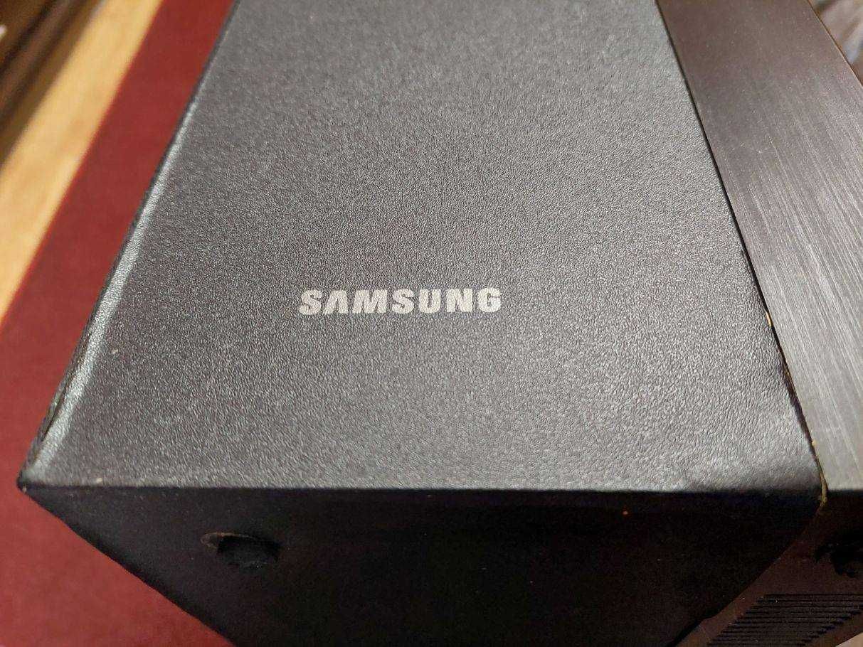 Zakrzywiony Soundbar HW-M4500 2.1