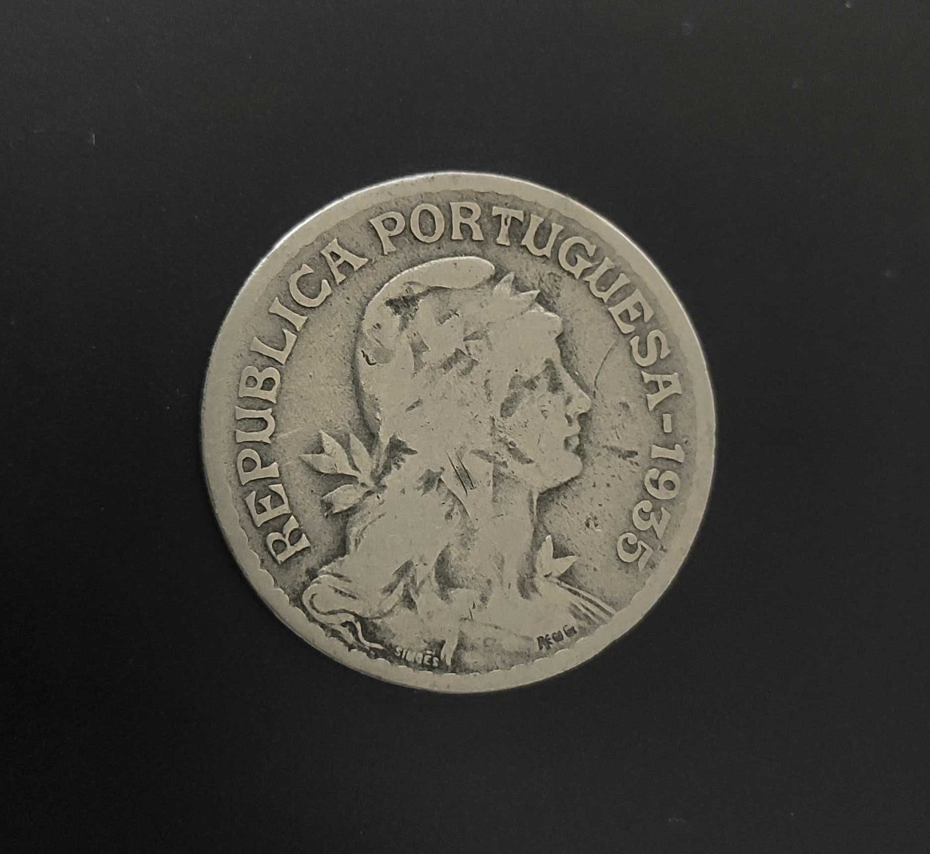 Moeda 1$ - 1935 - Genuína (verificar castelos, número 3 e cabelo)
