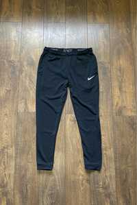 Штани Nike DRI-FIT Sportswear Essential Pants «Black»