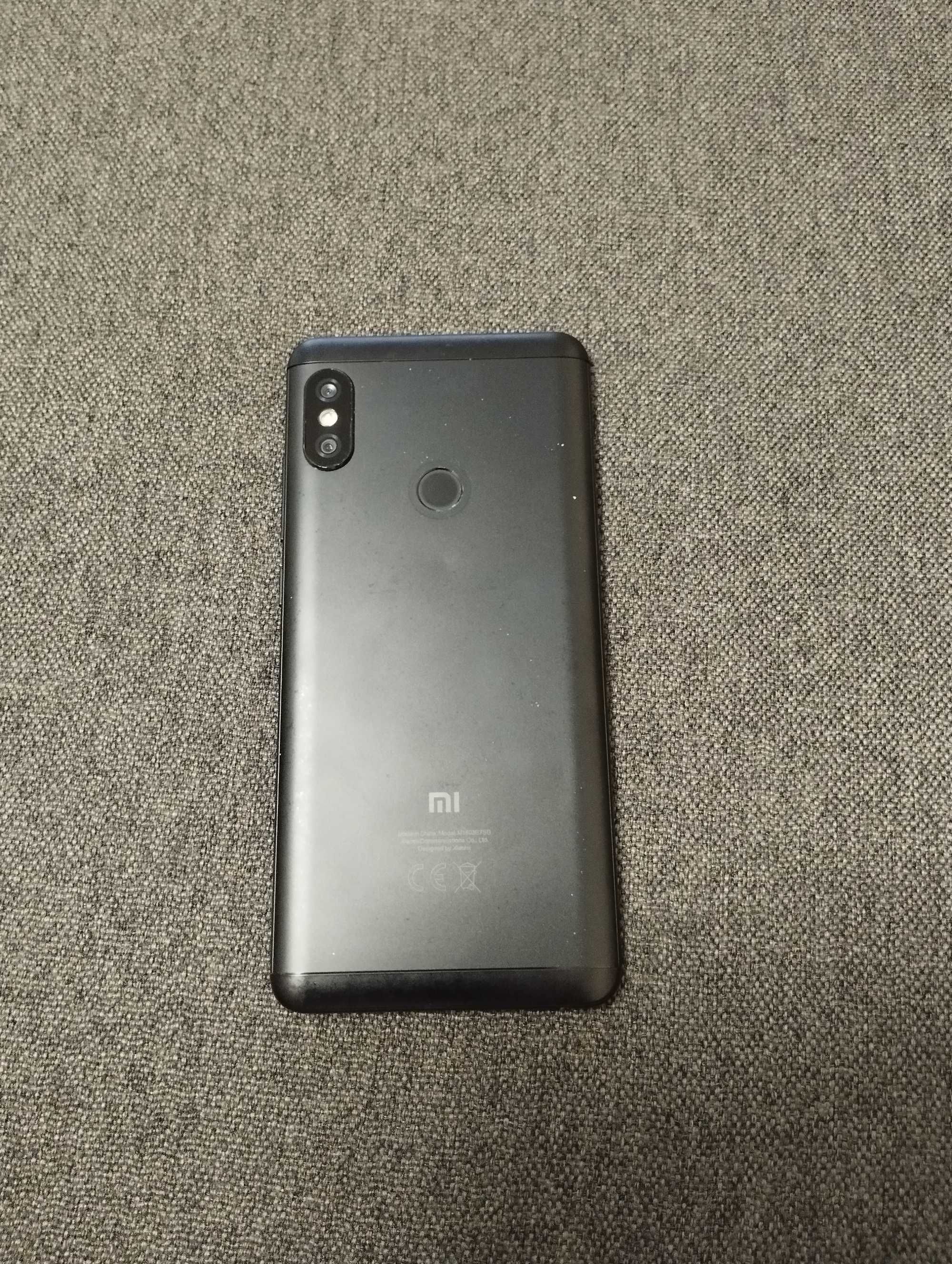 Xiaomi Redmi Note 5 - 4/64 з захисним чохлом