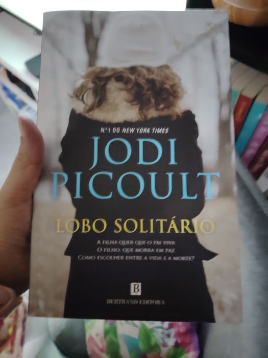 Livro "lobo solitário"