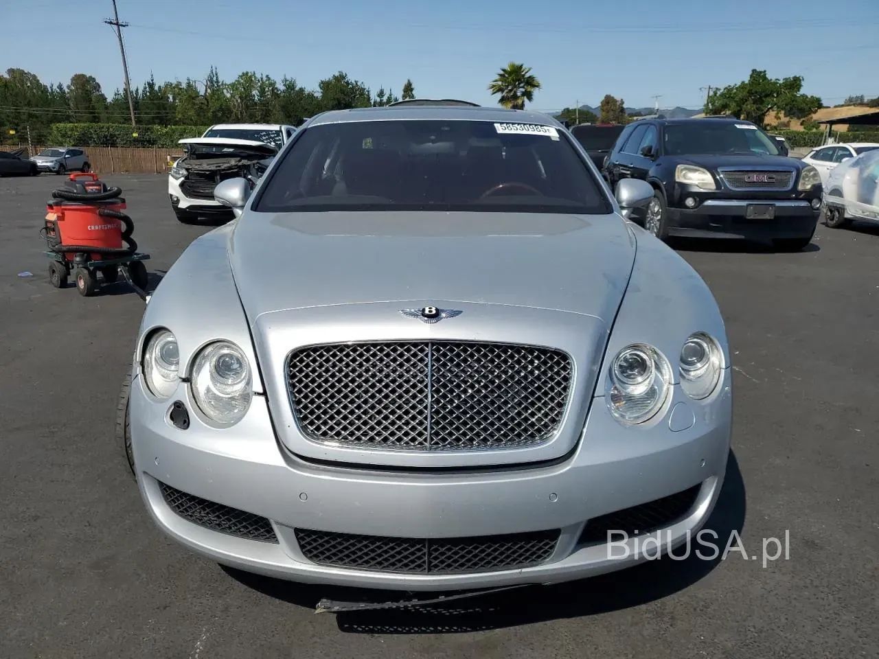 Bentley Flying Spur Pali jeździ delikatnie uszkodzony KUPIONY w transporcie do Polski