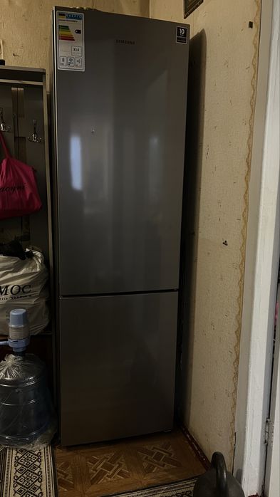 Холодильник Samsung RB 37 J5000 SA/UA