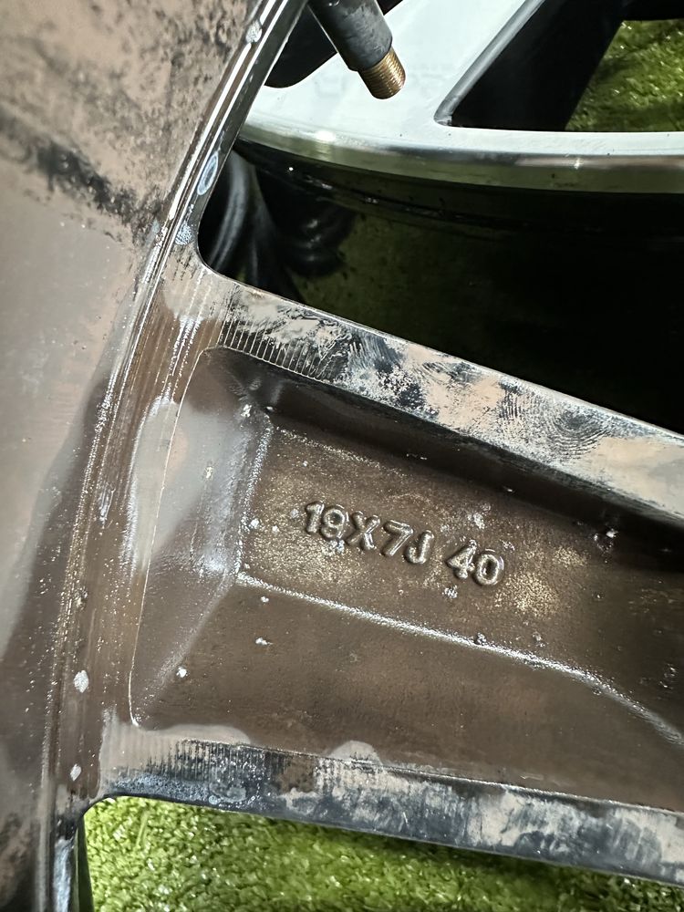 Диски 5/114.3/R19 7J ET40 ЦО67.1 Nissan