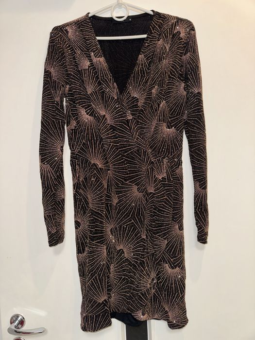 Новорічна сукня,з блискітками ,reserved