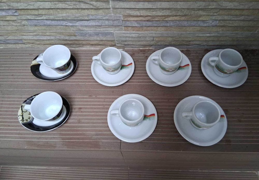 Vende-se Conjunto Chávenas Café