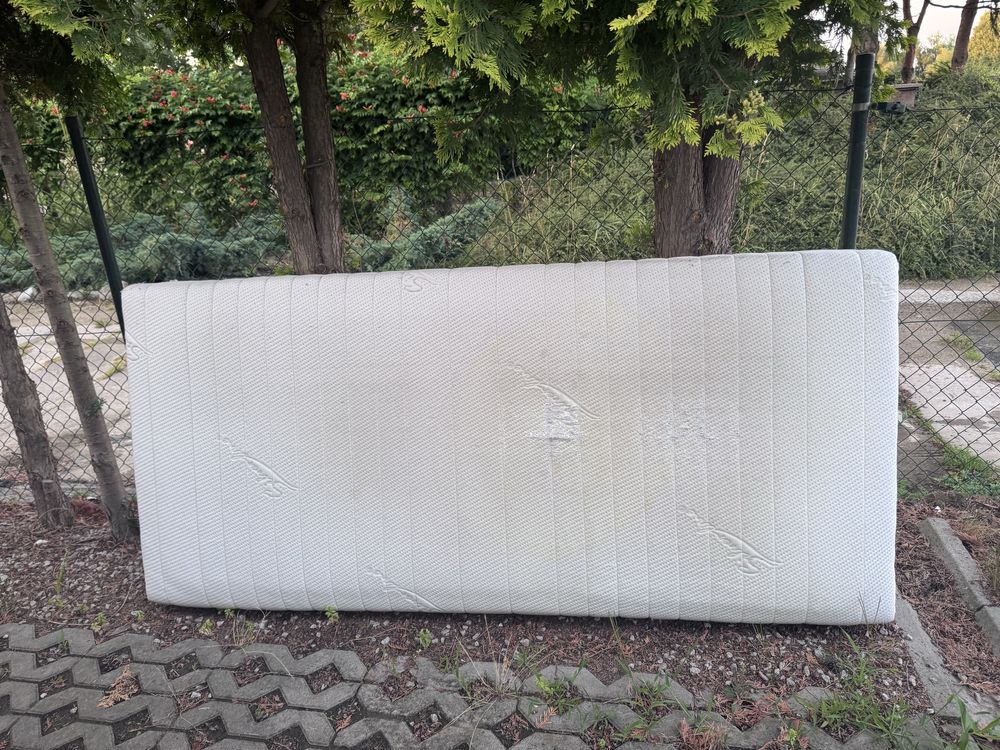 Materac ze stelazem wewnetrznym