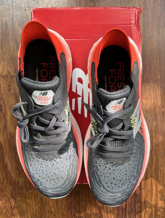Sapatilhas New Balance Fresh Foam 1080 v10 cinza vermelho