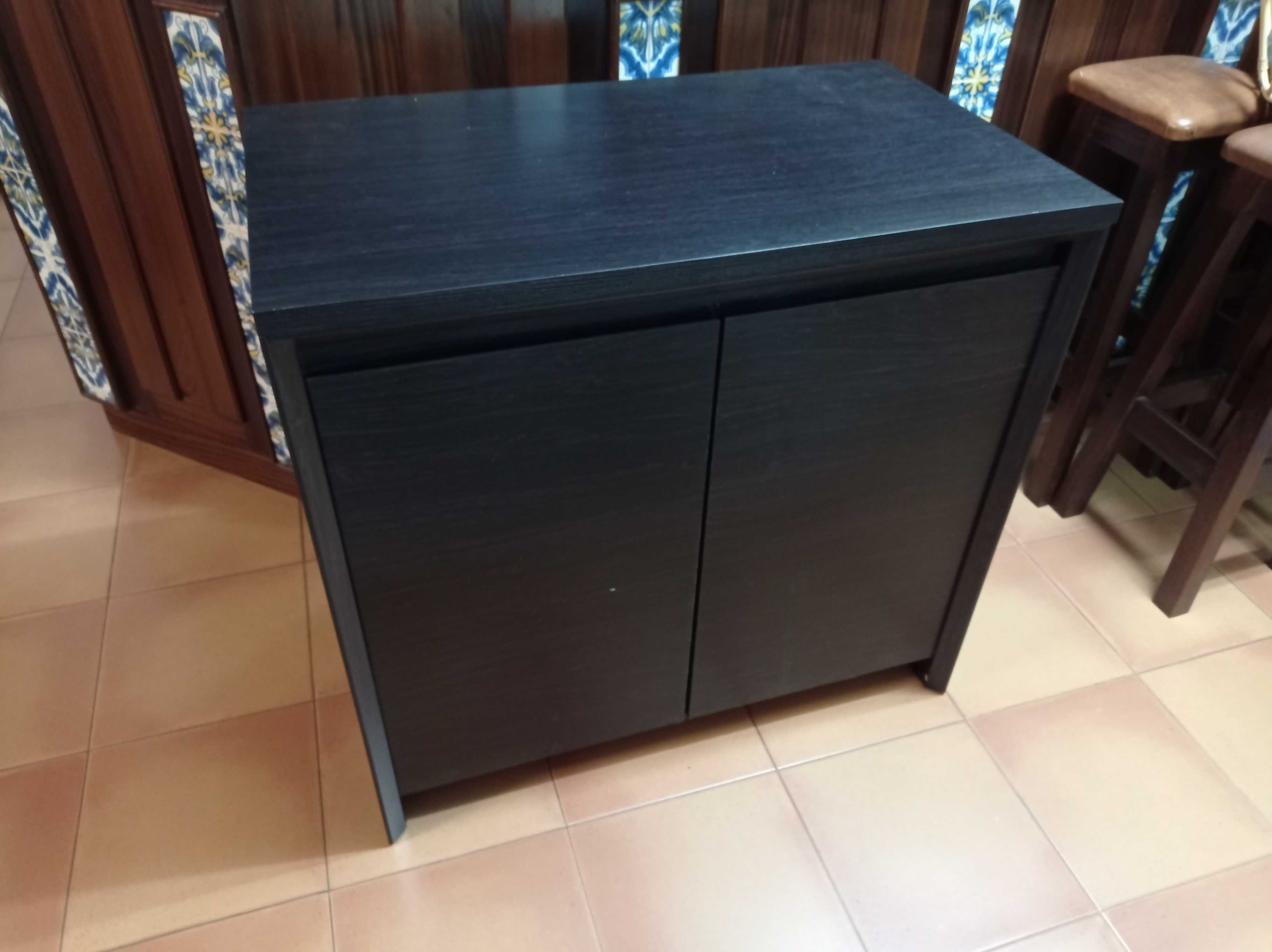Armário Pequeno de Duas Portas 80x50x85