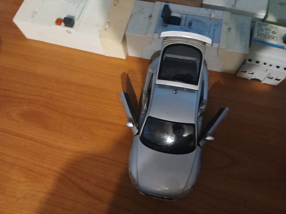 carro de coleção audi TT RS escala 1/18