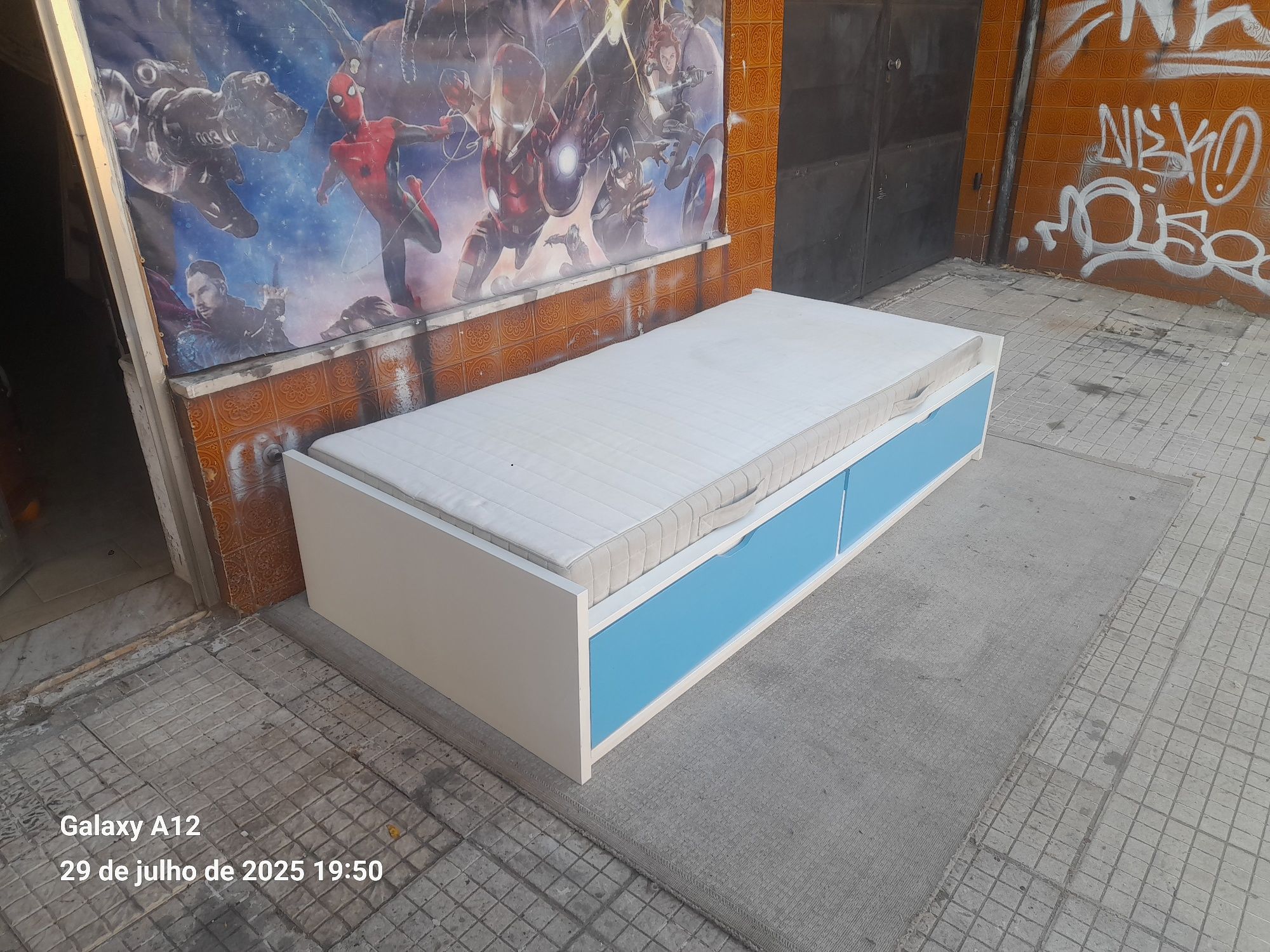 Cama branca 2 gavetas com colchão