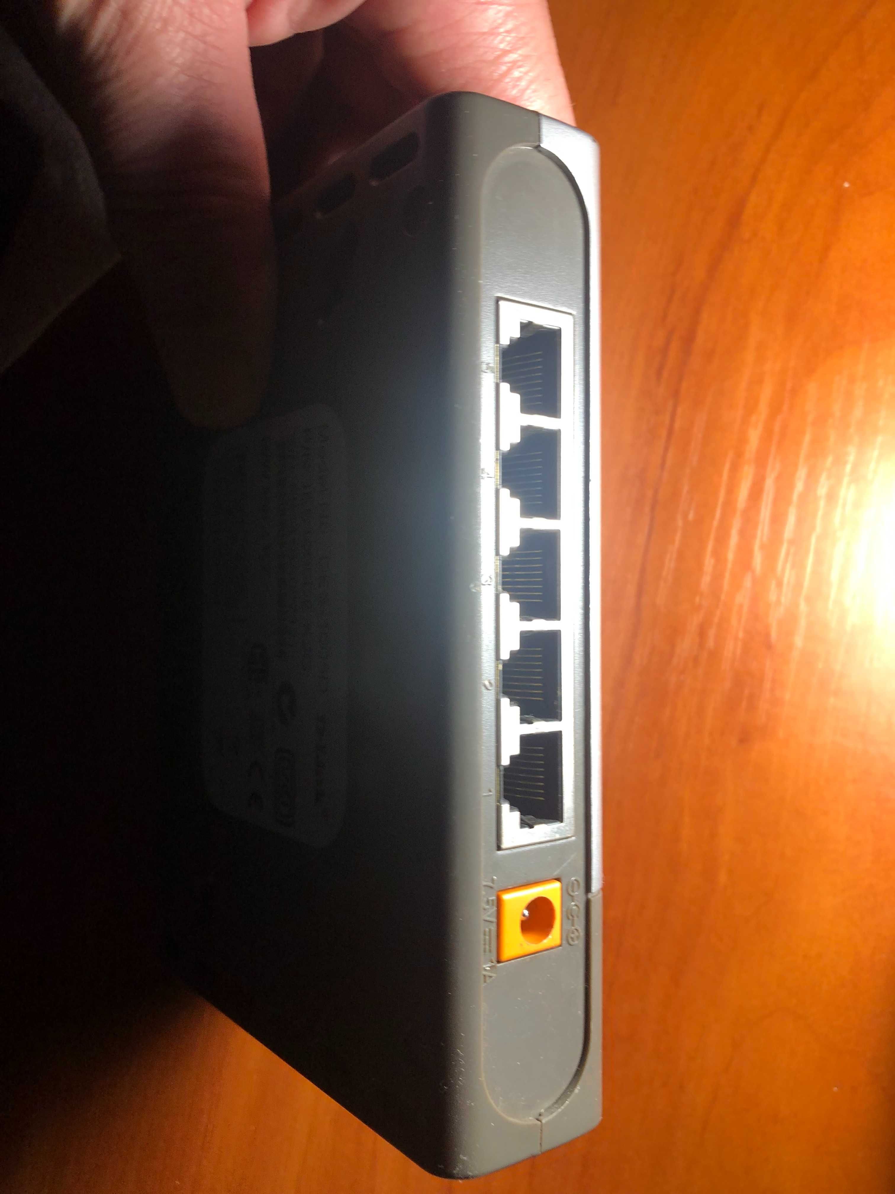 D-Link DES-1008D, DES-1005D