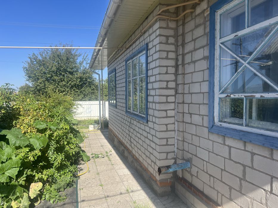 Продам ДОБРОТНИЙ будинок с. Садки  (  3 км  від  м. Кременчук)