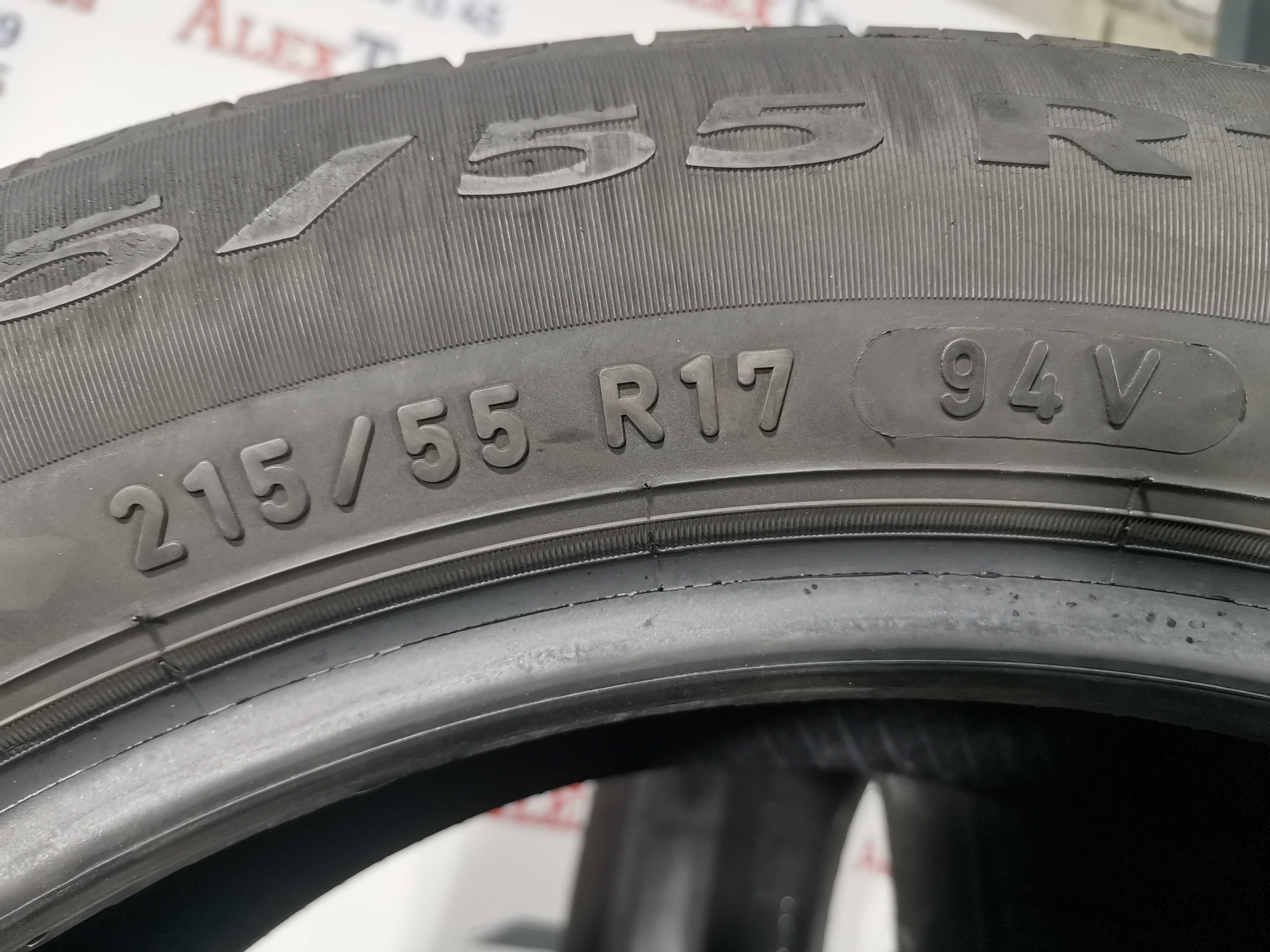 2 шт. 215/55 R17 Pirelli Cinturato P7 літні шини б/у, 7-7,5 мм