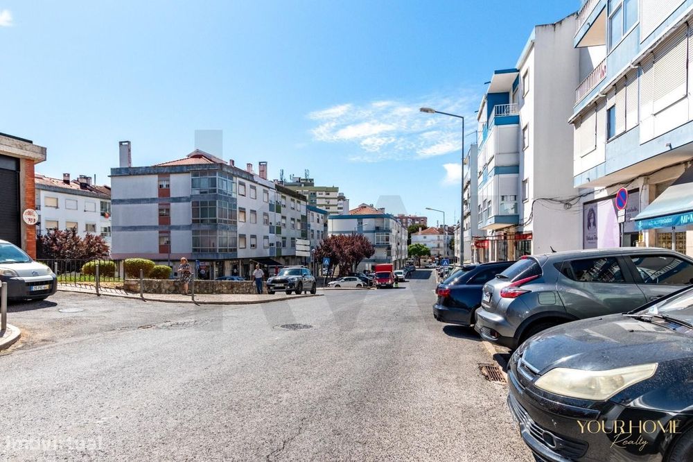 Odivelas -  Apartamento T3 transformado em T4, totalmente remodelado